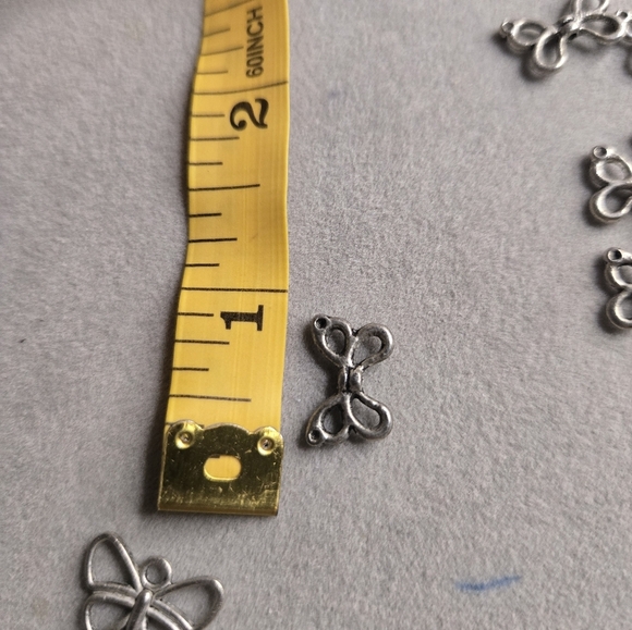 Butterfly pewter charm - Picture 4 of 4